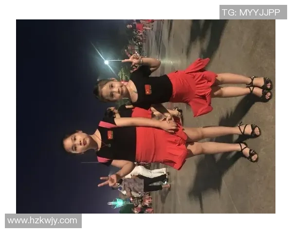 足球邱秋的精彩瞬间与成长历程探秘之旅